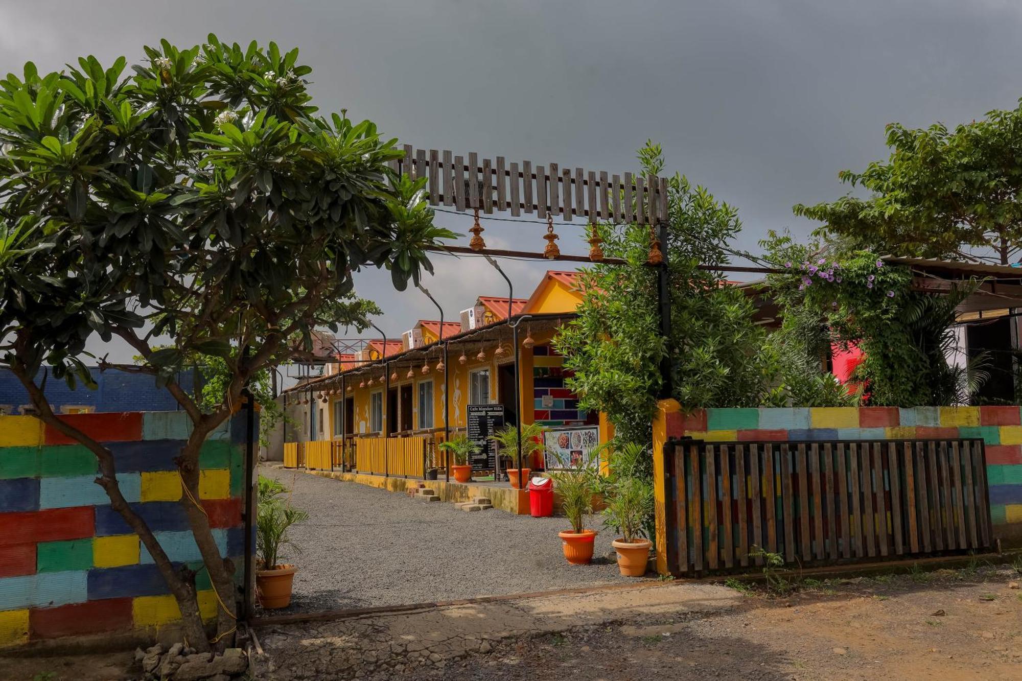 Mandav Hills Resort & Film City Mandu  Exterior photo